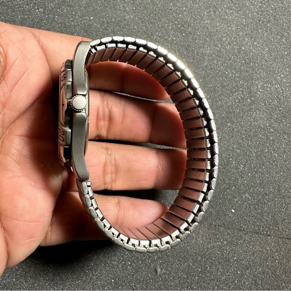 Vintage Pisano Mens Quartz Titanium Watch Date Just Stretch Bracelet Working - Picture 6 of 11